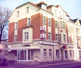 Aussenansicht der Kronen Apotheke