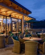 Sonnenterrasse mit 58 Plätzen des Hofgut-Restaurants.