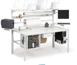 De Treston TPB inpaktafel is het perfecte instapmodel voor de startende onderneming. De tafel is instelbaar op hoogte en is voorzien van allerlei handige inpakaccessoires zoals een kartonlegbord, rolhouders, bakkenstrips en meer!