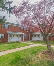 Country Manor Apartments image 2