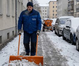 Winterdienst und Schneeräumung für Firmenparkplätze in Dresden - Kardos Gebäudereinigung