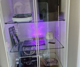 Vitrine mit Zubehör