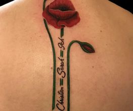 Bunte Leute Tattoo & Piercing Bild 12