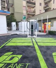 IPLANET Ricarica in sicurezza in modalità ultra fast per tutti i veicoli elettrici.
