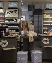 Pharmacie-Amavita-Gare-Nyon-caissier