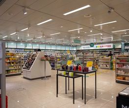 interieur-pharmacie-sun-store-avenches