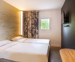 B&B HOTEL Cholet Nord image 7