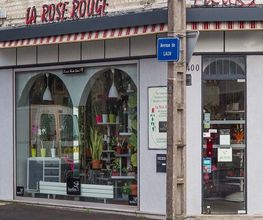 La Rose Rouge image 10