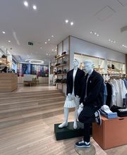 Overall View - In-Store