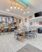 La Chaumiere Willy's Bar image 3