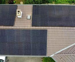 10 Photovoltaikanlage auf Wohnhaus.jpg