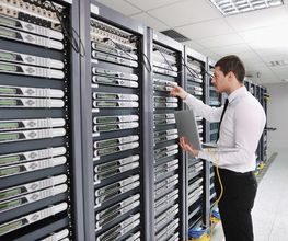 Wir entwickeln für Sie ein individuelles IT-Sicherheitskonzept und betreuen Ihr Unternehmen im Hinblick auf Datensicherheit, Backup und Firewalls.