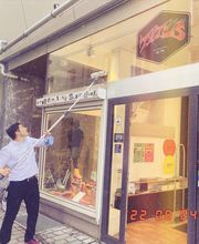 The Gentlemen Facility Services Alex Maravegias Bild 7