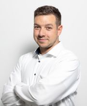 Porträtbild stv. Bereichsleiter Pascal Pfitzner - DEVK Versicherung Würzburg