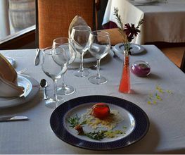 hotel-puerta-de-cazorla-mesa-04.jpg