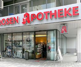 Aussenansicht der Rosen-Apotheke