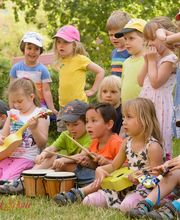 Aufführung bei einem Sommerfest der WunderMusikSchule