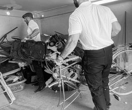 The Gentlemen Facility Services Alex Maravegias Bild 12