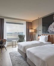 Premium Room - Airfield View