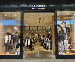 Tommy Jeans immagine 1