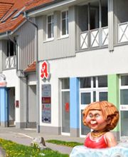 Aussenansicht der Max & Moritz-Apotheke