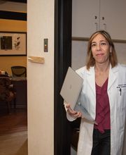 Maruja Fernandez-Boratti, MD, FACOG image 5