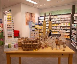 österliche-dekoration-amavita-apotheke-langenthal