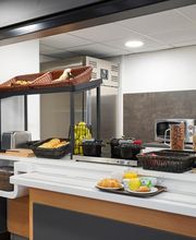 B&B HOTEL Marseille Parc Chanot image 14