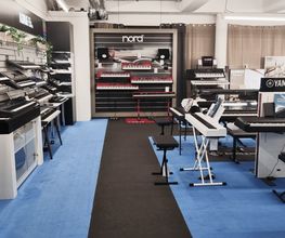 Unsere große Auswahl an Keyboards und Synthesizern.