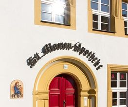 Aussenansicht der St. Marien-Apotheke