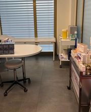 amavita-apotheke-uzwil-service-room