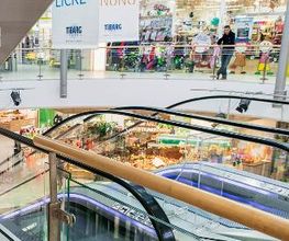 Rolltreppen im Tibarg Center