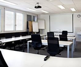 WISS Schulen für Wirtschaft Informatik Immobilien Bild 13