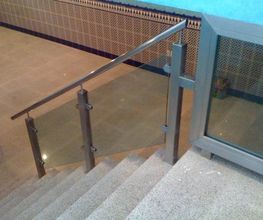 308804-carpinteria-metalica-pol-met-escalera-con-varanda-de-aluminio.w1024.jpg