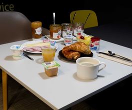 B&B HOTEL Reims Centre Erlon image 11