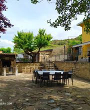 Alojamiento Turístico Completo con piscina y jardín imagen 1