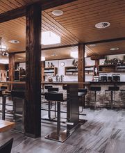 Hotel Restaurant Ronalp
Restaurant
Für bis zu 70 Personen. In unserem Restaurant verwöhnen wir dich mit auserlesenen Walliser Spezialitäten, gutbürgerlichen Gerichten, feinen Rösti, verschiedenen Fondues. Ein auserlesener Walliser Wein begleitet deine Mahlzeit und vervollständigt den kulinarischen Genuss.