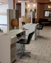 B C Coiffure image 9