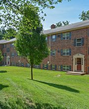 Naamans Village Apartments image 15
