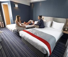 Holiday Inn Express Geneva Airport by IHG Bild 13