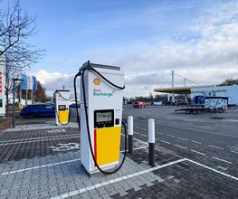 Shell Recharge Charging Station Bild 1