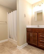 Brooksville Court & Brooksville Green Apartments image 15