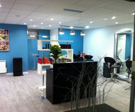Au Comptoir Des Coupes image 1