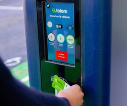 e-Totem Charging Station image 3