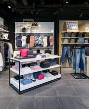 Calvin Klein Outlet immagine 5