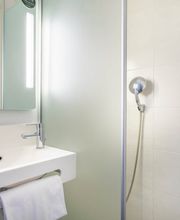 B&B HOTEL Marseille Les Ports image 7