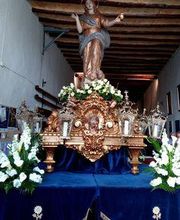 decoracionfloraldetronossemanasanta.jpg
