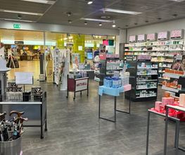 innenraum-amavita-apotheke-wynecenter