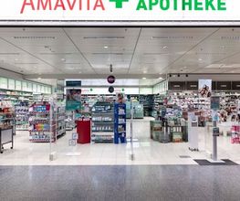 eingang-amavita-apotheke-buelach