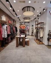 GUESS immagine 4